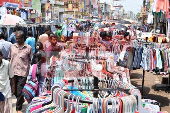 Amidst 34 degree Celsius, women throng to Chaitra Bazar  